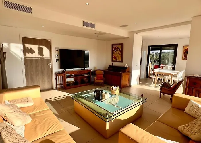 Stella Standing, Vue Panoramique