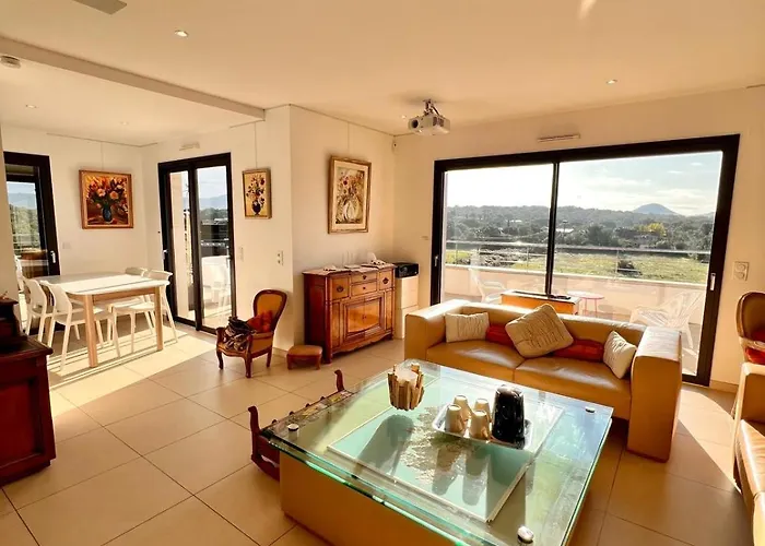 Stella Standing, Vue Panoramique *