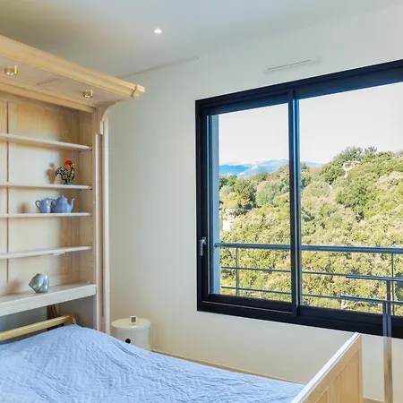 Stella Standing, Vue Panoramique *