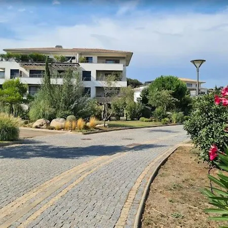 Stella Standing, Vue Panoramique *