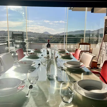 Stella Standing, Vue Panoramique *