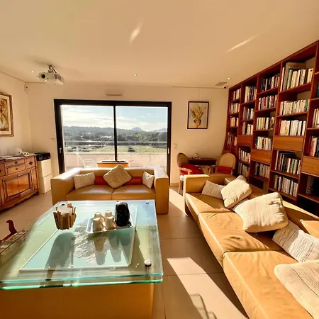 Stella Standing, Vue Panoramique Daire *