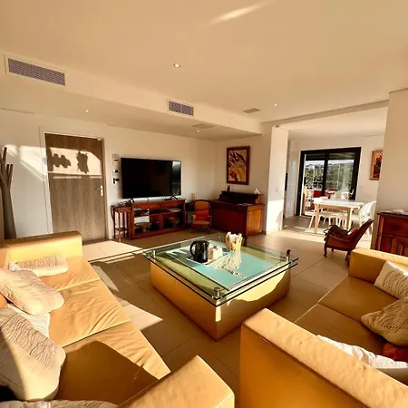 Stella Standing, Vue Panoramique