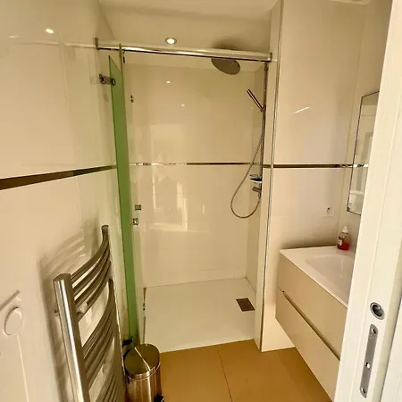 Stella Standing, Vue Panoramique Daire