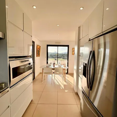 Stella Standing, Vue Panoramique