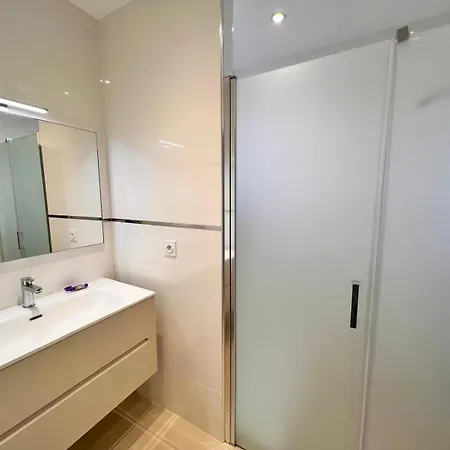 Stella Standing, Vue Panoramique Daire *